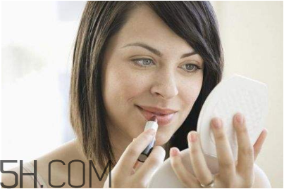 冬天用什么唇膏好？blistex唇膏各款介紹