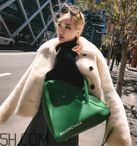 皮草粘了糖怎么處理？皮草粘了膠怎么清洗？