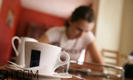 喝咖啡牙齒會(huì)變黃嗎？喝咖啡對(duì)牙齒有影響嗎？