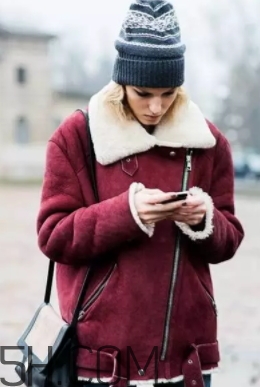 勃艮第紅怎么搭配？勃艮第色搭配什么顏色好看？