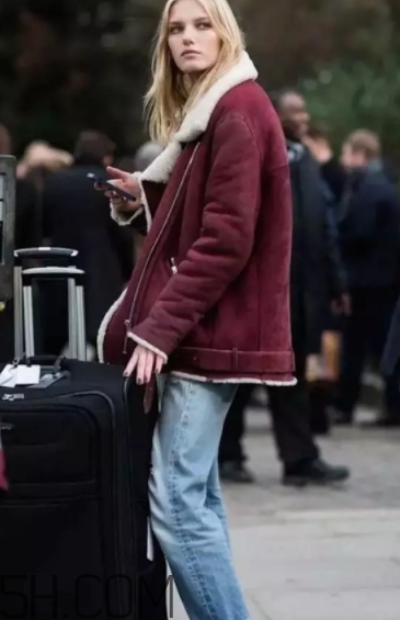 勃艮第紅怎么搭配？勃艮第色搭配什么顏色好看？