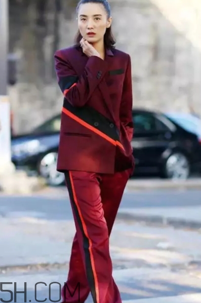 勃艮第紅怎么搭配？勃艮第色搭配什么顏色好看？