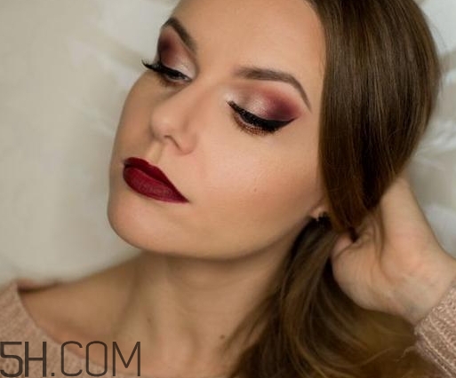 勃艮第紅口紅是什么顏色？勃艮第酒紅口紅試色