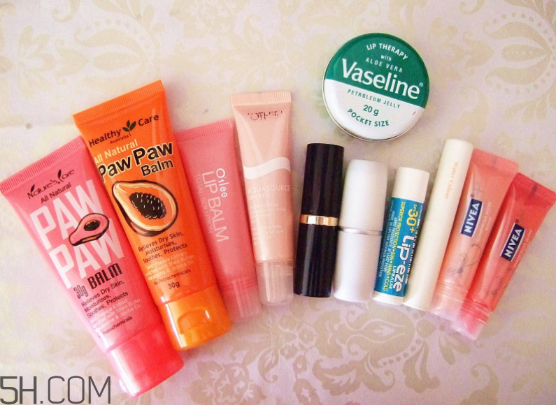 涂唇膏的八大禁忌 可以吃的潤唇膏有哪些 涂唇膏的八大禁忌 可以吃的潤唇膏有哪些