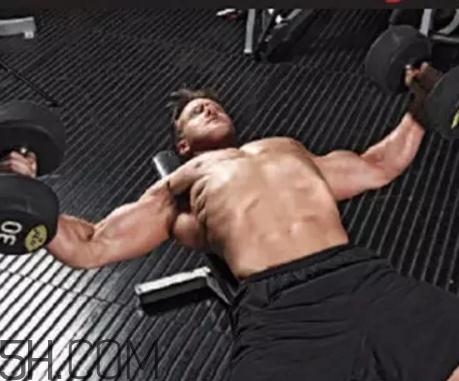 啞鈴飛鳥用多重的啞鈴？啞鈴飛鳥怎么呼吸？