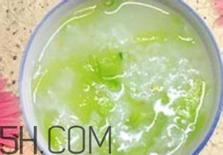 喝咖啡臉上會(huì)長(zhǎng)斑嗎？喝咖啡臉上長(zhǎng)斑了怎么回事？