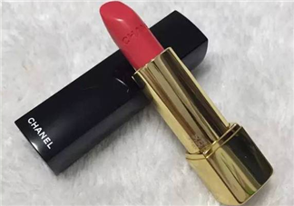 香奈兒chanel豆沙色是幾號(hào)？香奈兒43和紀(jì)梵希304哪個(gè)好看？