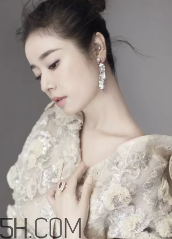 奶油杏色口紅適合什么人？奶油杏子色口紅適合黃皮嗎？