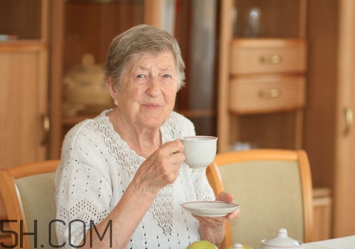 老年人可以喝咖啡嗎？老年人喝咖啡好嗎？
