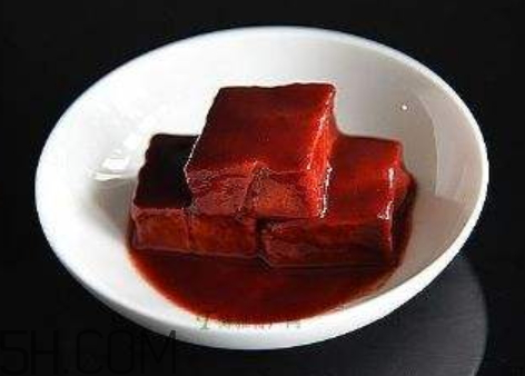 豆腐乳有點(diǎn)臭怎么回事 豆腐乳發(fā)臭還能吃嗎 豆腐乳有點(diǎn)臭怎么回事 豆腐乳發(fā)臭還能吃嗎