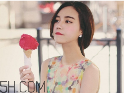 秋冬適合涂什么顏色的口紅？怎么涂口紅持久不掉色？