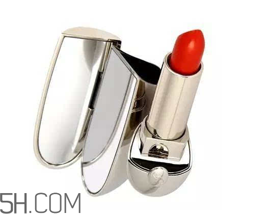 涂口紅前用bb打底可以嗎？最近比較火的口紅品牌有哪些？