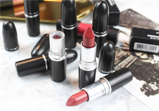 怎么正確擦口紅？如何改善嘴唇干燥脫皮？