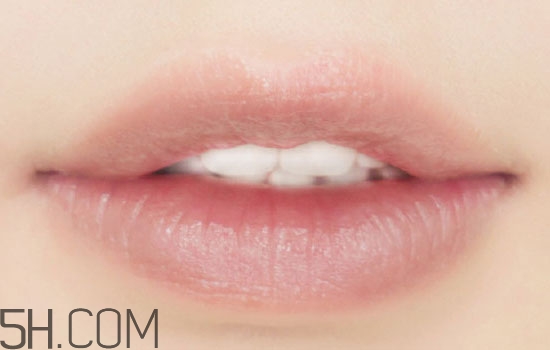 咬唇妝用什么顏色的口紅 不同咬唇妝的畫法 咬唇妝用什么顏色的口紅 不同咬唇妝的畫法