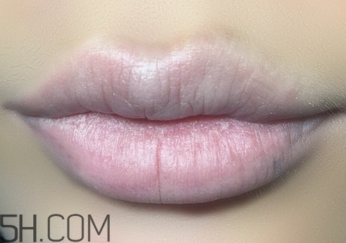 口紅到底應(yīng)該怎么涂？吻唇妝具體畫法