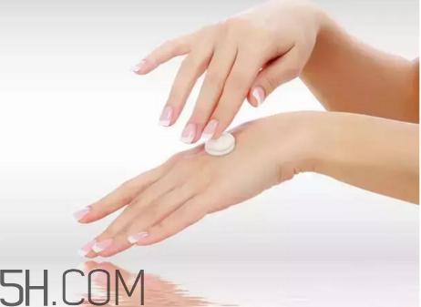 什么時候涂護手霜好？晚上怎么用護手霜好？