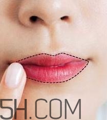 口紅到底應(yīng)該怎么涂？吻唇妝具體畫法