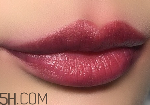 口紅到底應(yīng)該怎么涂？吻唇妝具體畫法