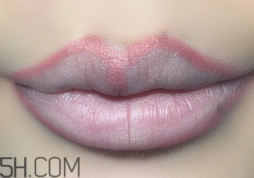 口紅到底應(yīng)該怎么涂？吻唇妝具體畫法