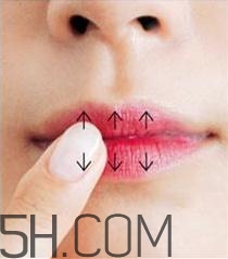 口紅到底應(yīng)該怎么涂？吻唇妝具體畫法