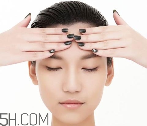 淋雨后會(huì)頭疼嗎？淋雨后頭疼怎么辦呢？