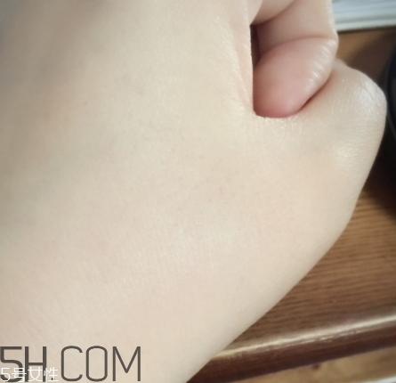 zfc粉底膏傷皮膚嗎？zfc粉底膏好用嗎？