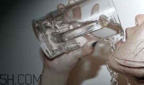 夜跑減肥的正確方法有哪些？冬天夜跑應(yīng)該怎么跑才能減肥？