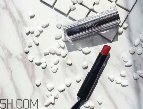 yumyum口紅是什么牌子？yumyum口紅好用嗎？