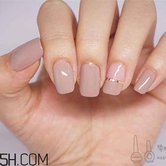 什么牌子指甲油好用？2018清新美甲圖片最新款