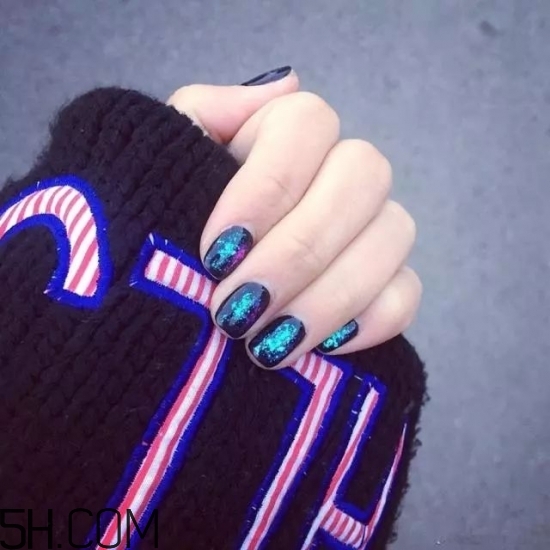 美甲涂什么顏色好看？2018冬天最美的韓式美甲