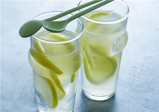 檸檬水可以祛痘嗎？祛痘可以用檸檬水嗎？