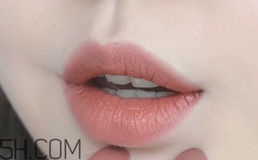 mac奶茶色怎樣涂好看？mac奶茶摩卡色畫(huà)法