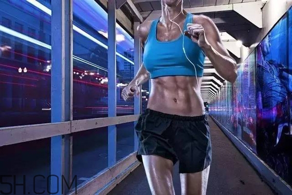 夜跑減肥的正確方法有哪些？冬天夜跑應(yīng)該怎么跑才能減肥？