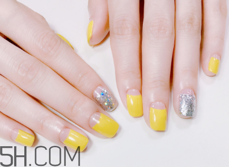 貼片美甲可以長(zhǎng)期做嗎？暖色系美甲新款式