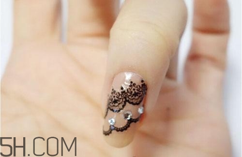 手指粗做什么美甲好看？蕾絲美甲怎么做教程圖解