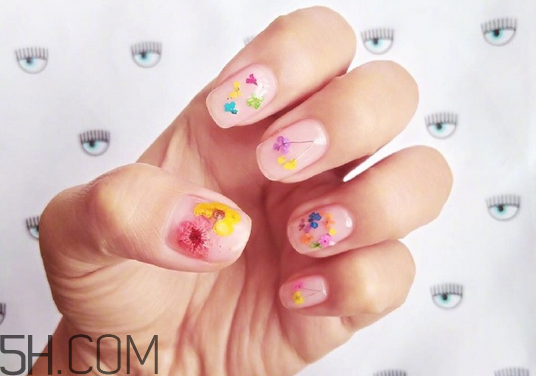 什么是日式美甲？適合秋季的清新美甲圖片