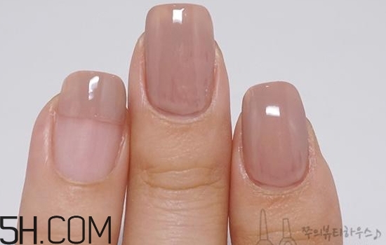 什么牌子指甲油好用？2018清新美甲圖片最新款