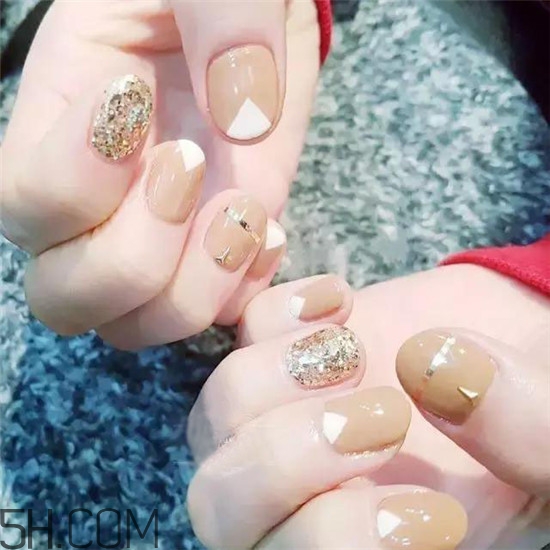 2018初春美甲新款式 簡(jiǎn)單美甲diy星空美甲教程