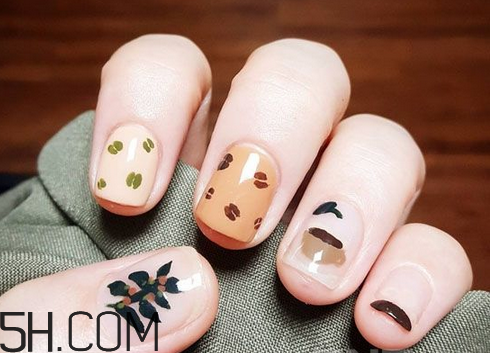 美甲涂什么顏色好看？2018冬天最美的韓式美甲