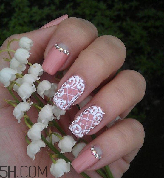春天什么樣的美甲好看？美甲蕾絲款式圖片大全