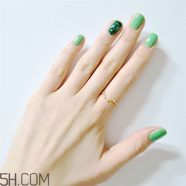 適合秋冬的暖色系美甲圖片 日常簡約好看的美甲