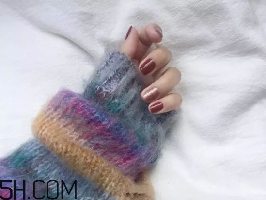 美甲涂什么顏色好看？2018冬天最美的韓式美甲