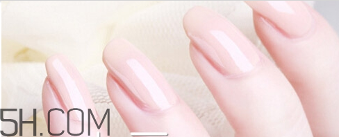 美甲什么顏色顯手白？日式美甲和普通美甲的區(qū)別