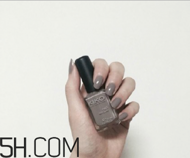 什么牌子指甲油好用？2018清新美甲圖片最新款