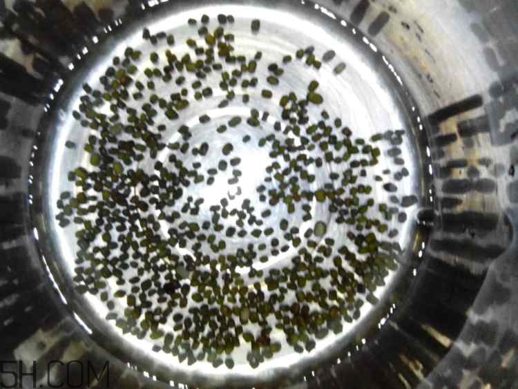 綠豆糕和香蕉能一起吃嗎？吃了綠豆糕還能吃香蕉嗎？