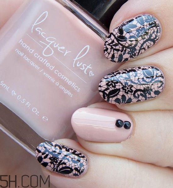 春天什么樣的美甲好看？美甲蕾絲款式圖片大全