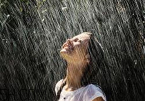 淋雨后會(huì)頭疼嗎？淋雨后頭疼怎么辦呢？