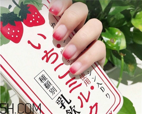 什么牌子指甲油好用？2018清新美甲圖片最新款