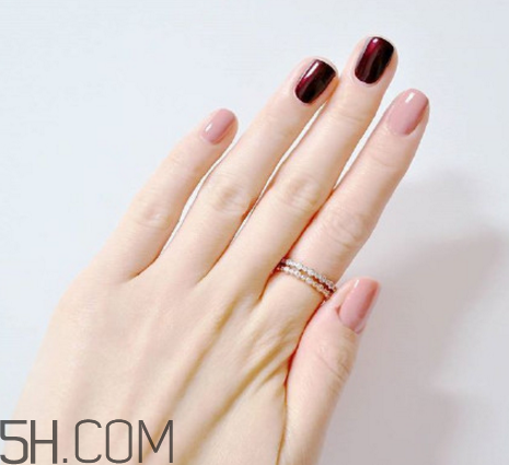 純色顯手白美甲圖片款式 時(shí)髦百搭顯手白的美甲有哪些