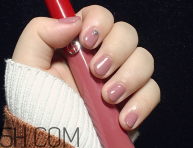 經(jīng)常做美甲好不好？淺色美甲款式推薦